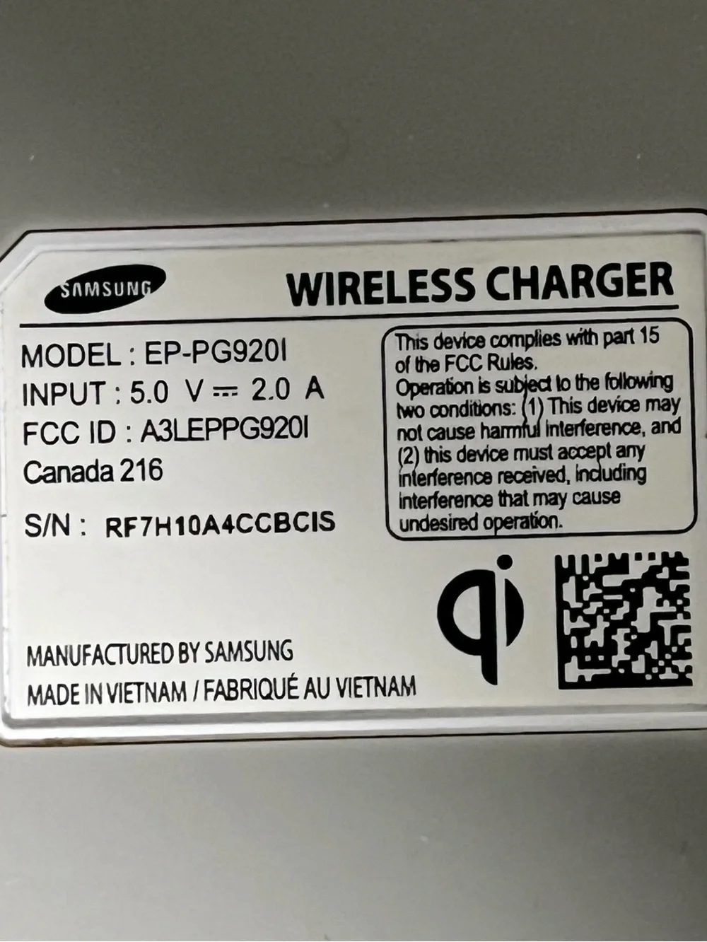Samsung White Pearl Wireless Charging Pad, specifically model EP-PG920I